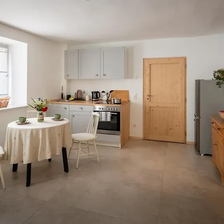 Renovated Half-timbered House 아파트 Rötha